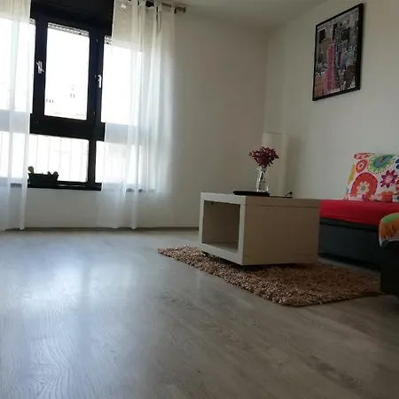 Apartamento Apartman Radost 2 *